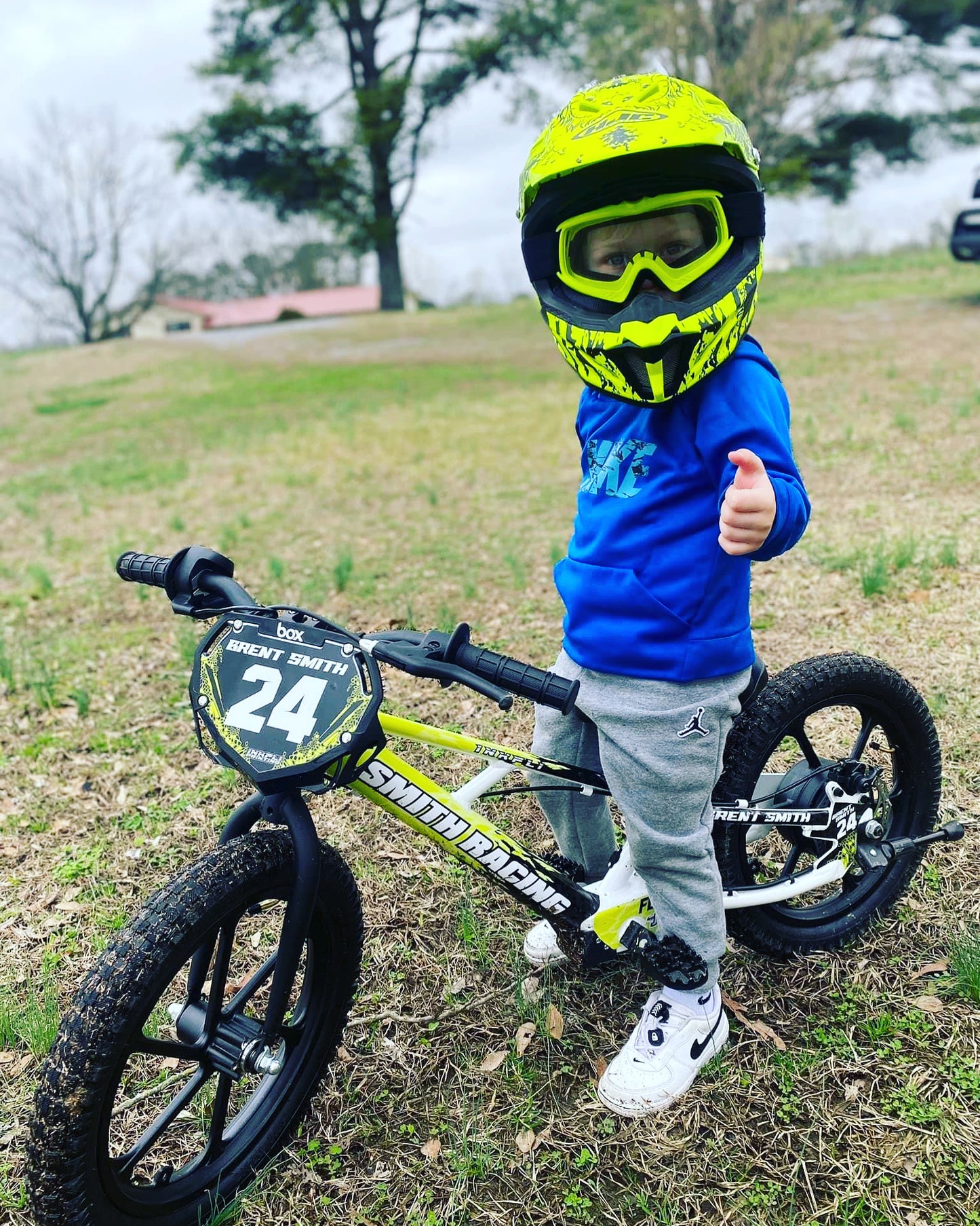 Semi-Custom ‘Honey Comb’ Graphics Kit